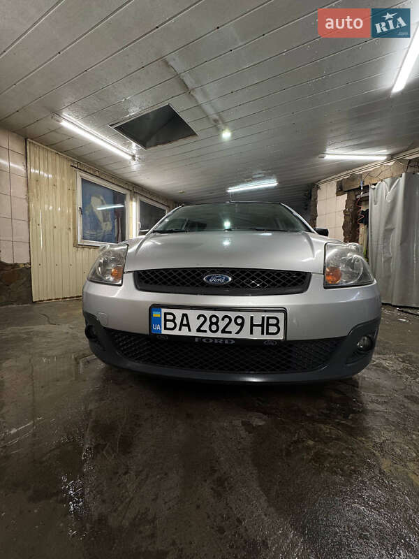 Хетчбек Ford Fiesta 2008 в Кропивницькому