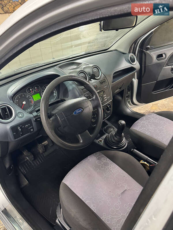 Хетчбек Ford Fiesta 2008 в Кропивницькому