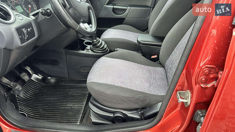 Хетчбек Ford Fiesta 2008 в Дрогобичі
