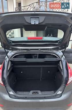 Хэтчбек Ford Fiesta 2016 в Ужгороде