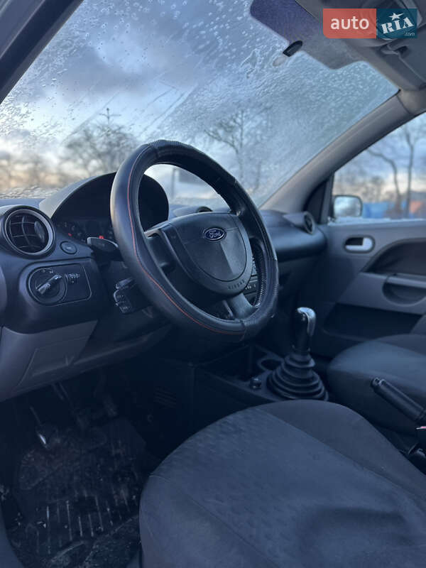 Хетчбек Ford Fiesta 2002 в Одесі