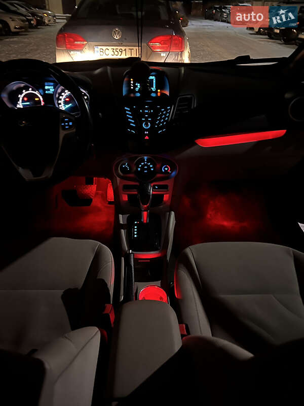 Хетчбек Ford Fiesta 2016 в Львові