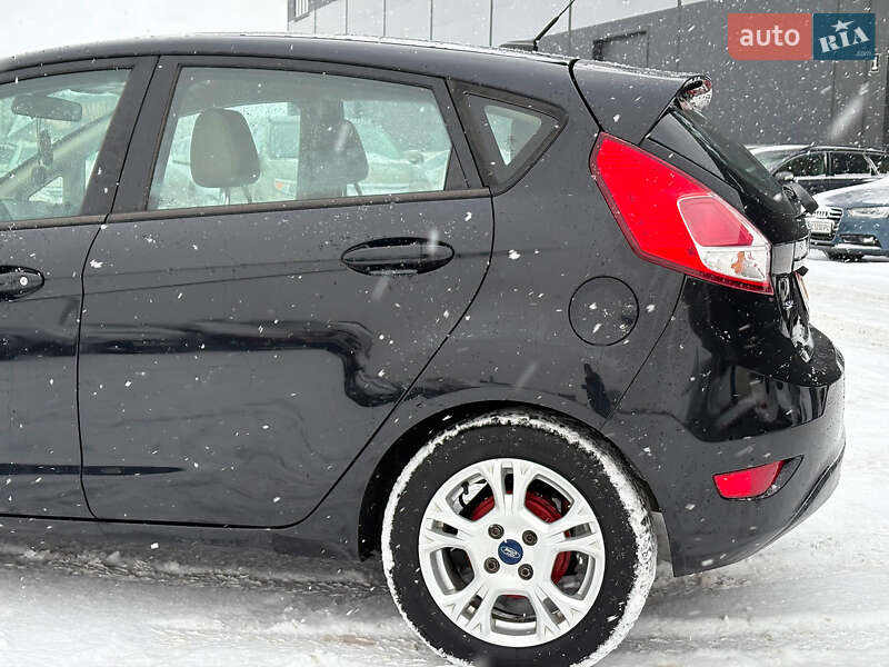 Хетчбек Ford Fiesta 2016 в Львові