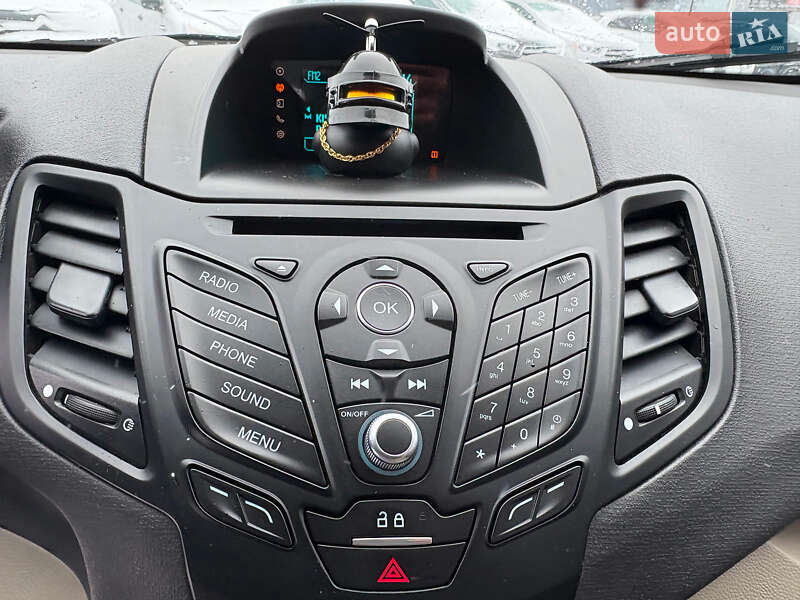 Хетчбек Ford Fiesta 2016 в Львові