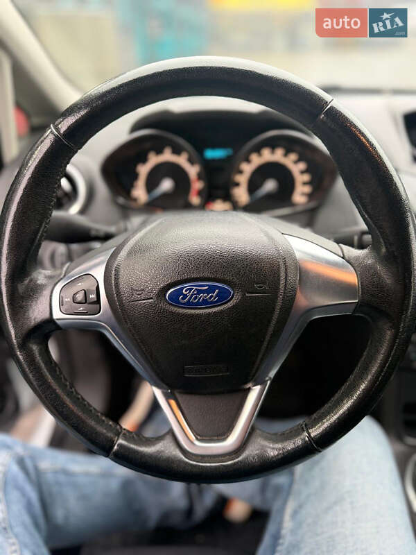 Хэтчбек Ford Fiesta 2014 в Запорожье
