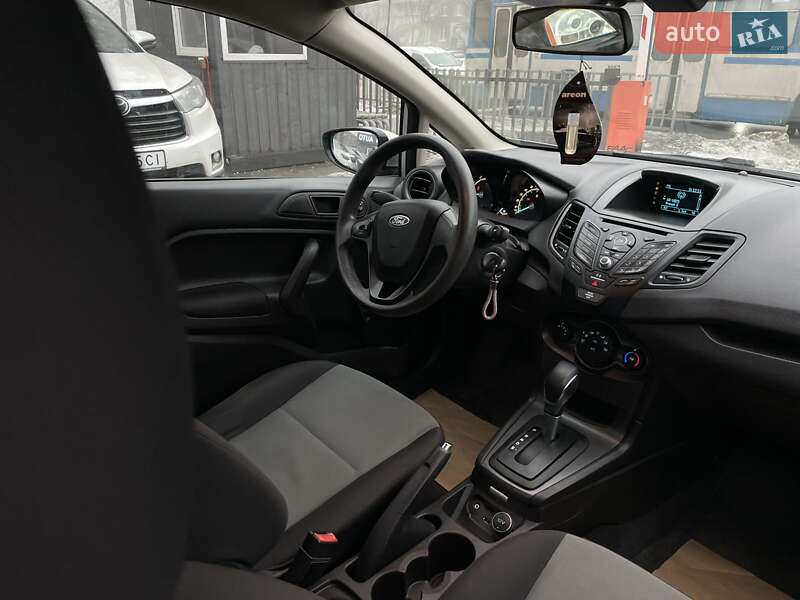 Седан Ford Fiesta 2016 в Дніпрі