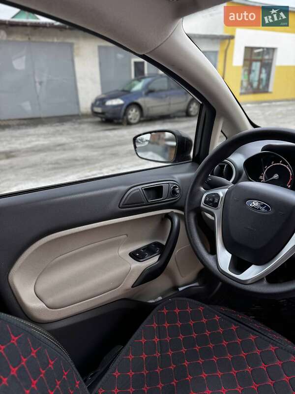 Седан Ford Fiesta 2017 в Золочеве