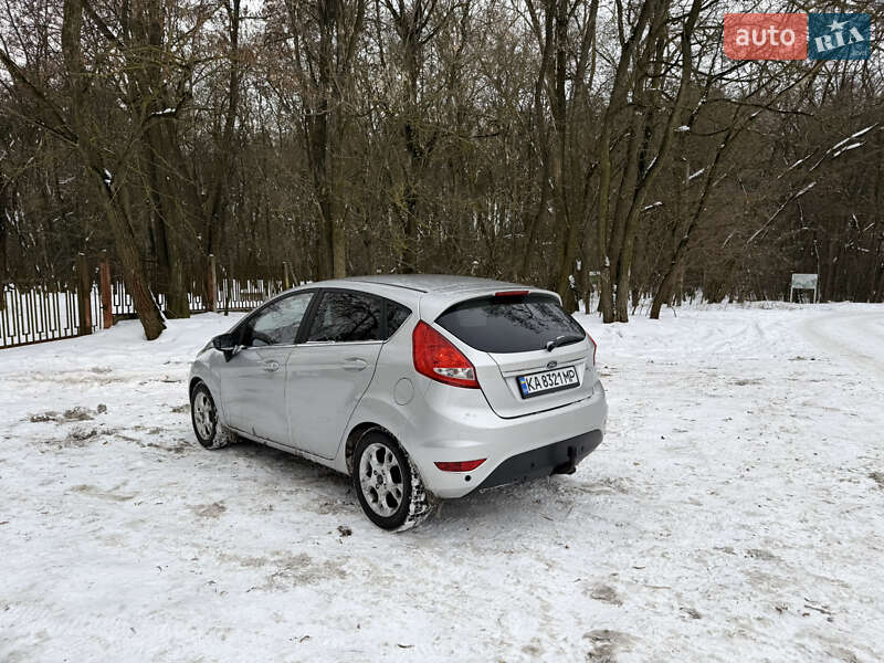 Хэтчбек Ford Fiesta 2010 в Чернигове