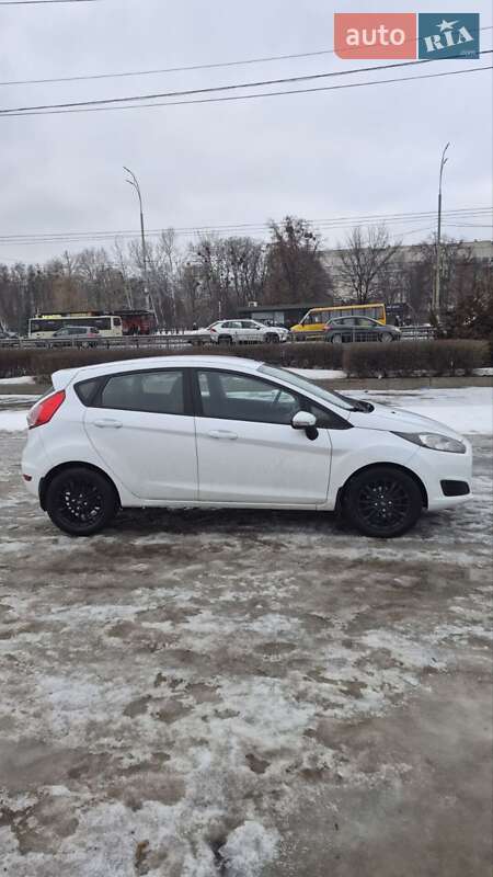 Хэтчбек Ford Fiesta 2017 в Киеве фото 3 Хэтчбек Ford Fiesta 2017 в Киеве
