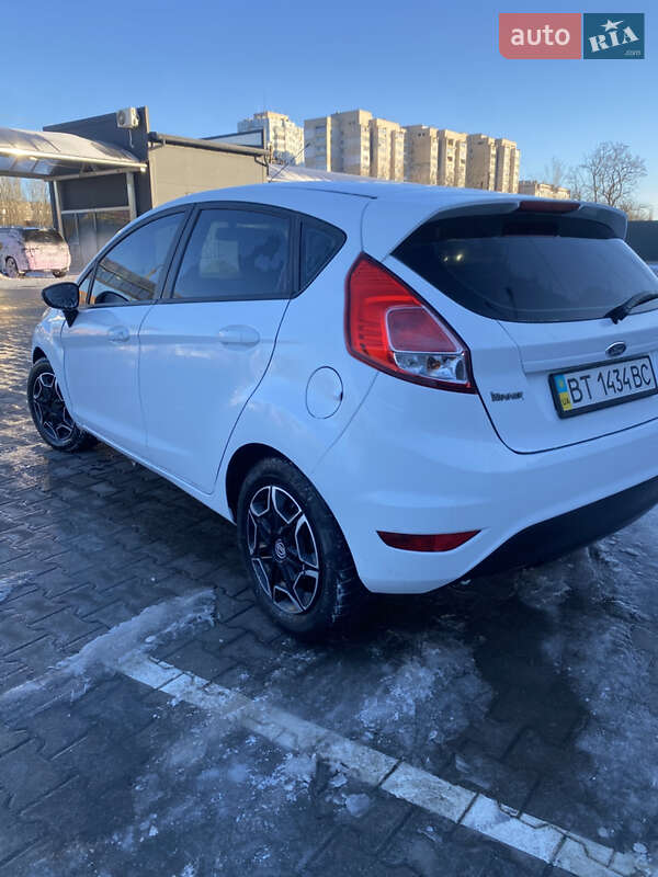 Хетчбек Ford Fiesta 2014 в Миколаєві фото 5 Хетчбек Ford Fiesta 2014 в Миколаєві