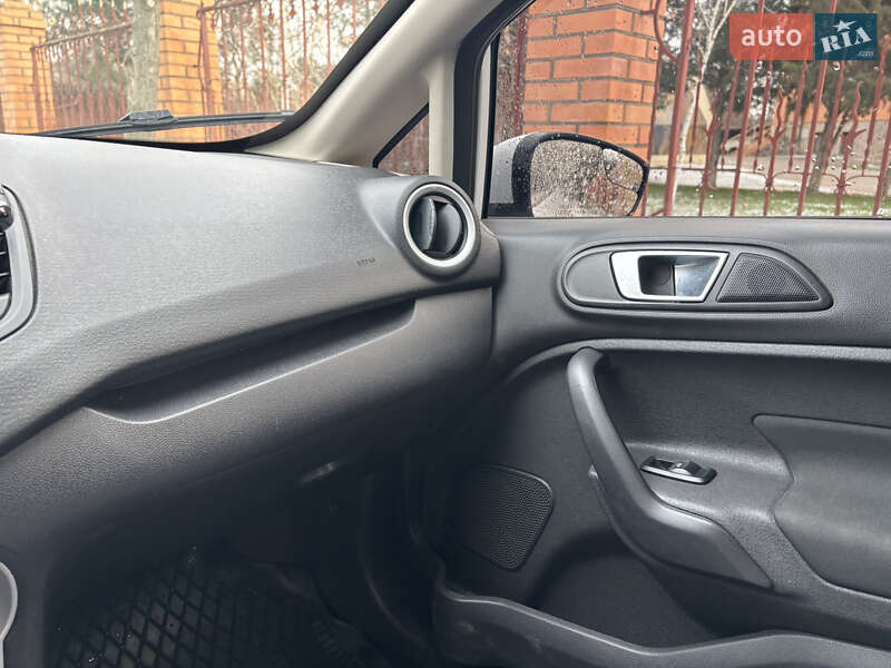 Хэтчбек Ford Fiesta 2014 в Николаеве фото 14 Хэтчбек Ford Fiesta 2014 в Николаеве