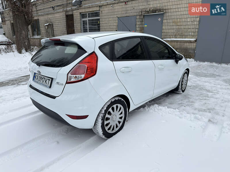 Хэтчбек Ford Fiesta 2016 в Киеве фото 4 Хэтчбек Ford Fiesta 2016 в Киеве