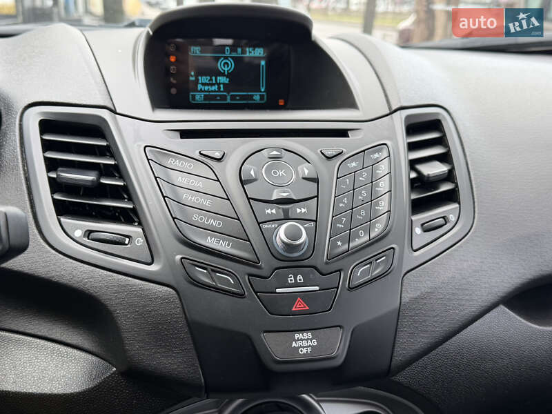 Седан Ford Fiesta 2017 в Миколаєві