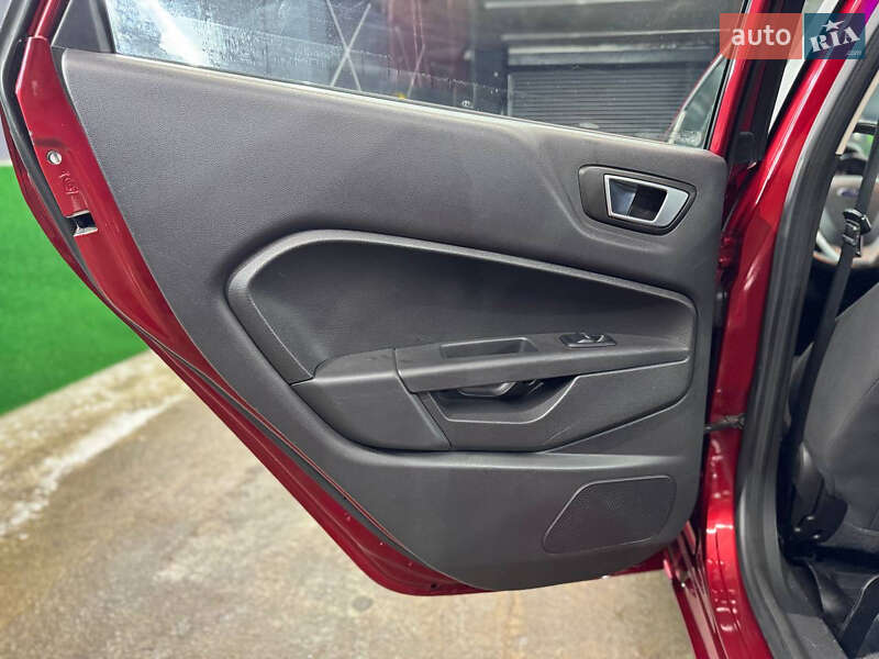 Седан Ford Fiesta 2014 в Киеве