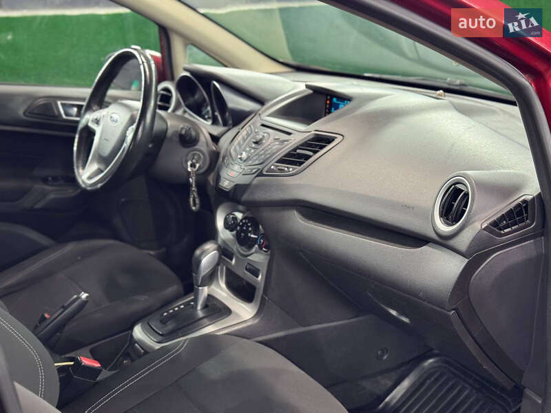 Седан Ford Fiesta 2014 в Киеве