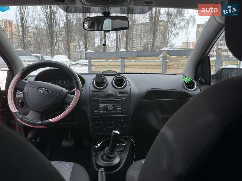 Хетчбек Ford Fiesta 2006 в Києві фото 8 Хетчбек Ford Fiesta 2006 в Києві