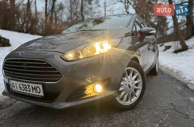Седан Ford Fiesta 2013 в Остроге