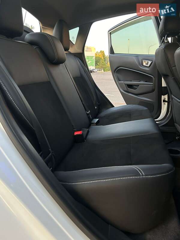 Хэтчбек Ford Fiesta 2015 в Николаеве