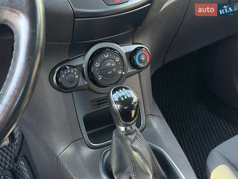 Хетчбек Ford Fiesta 2014 в Львові