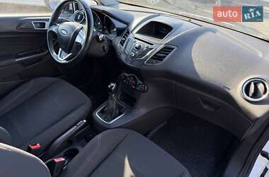 Хэтчбек Ford Fiesta 2014 в Львове