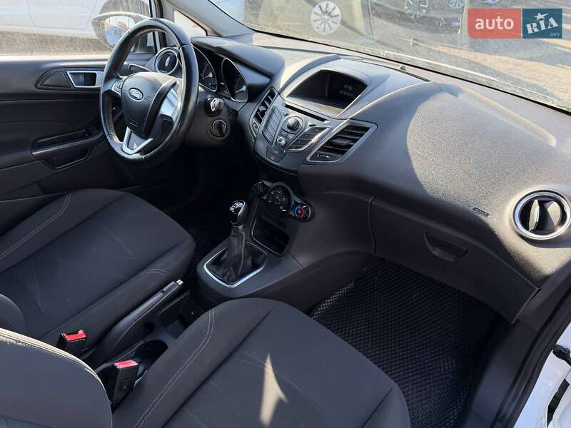 Хетчбек Ford Fiesta 2014 в Львові