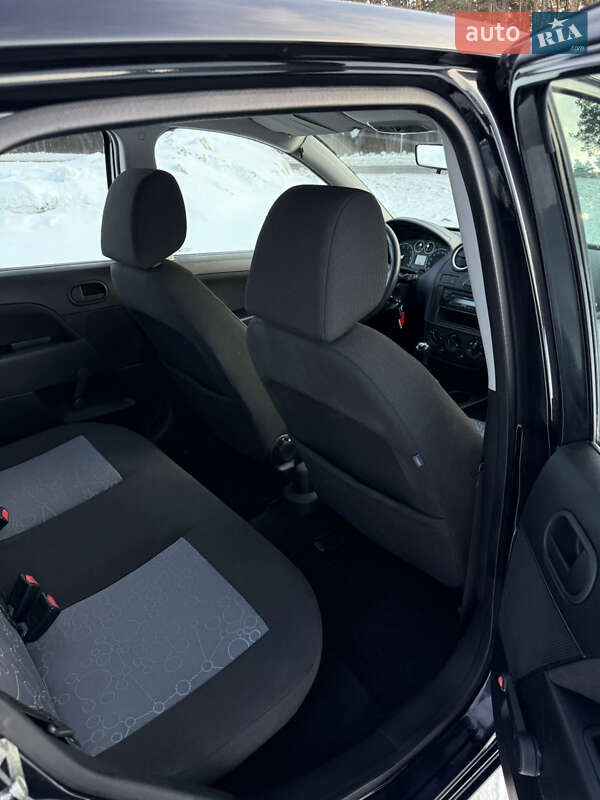 Хетчбек Ford Fiesta 2006 в Луцьку фото 15 Хетчбек Ford Fiesta 2006 в Луцьку