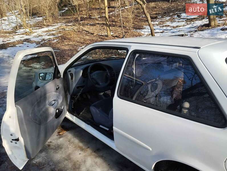 Хэтчбек Ford Fiesta 1996 в Львове фото 3 Хэтчбек Ford Fiesta 1996 в Львове