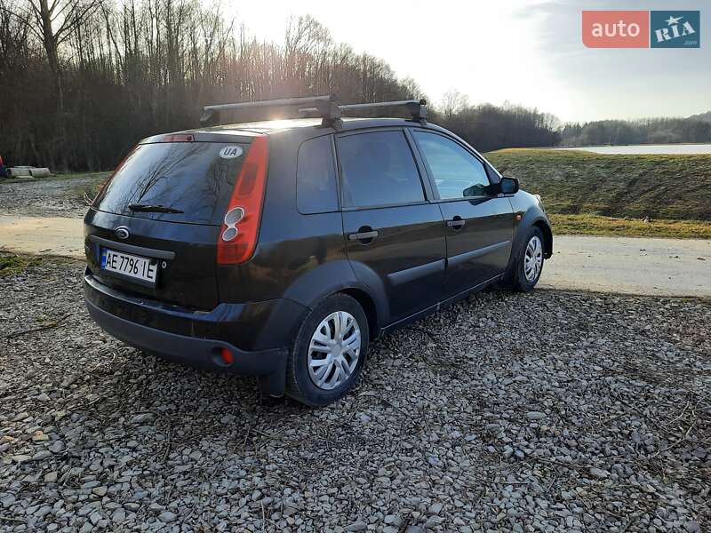 Хетчбек Ford Fiesta 2008 в Дніпрі