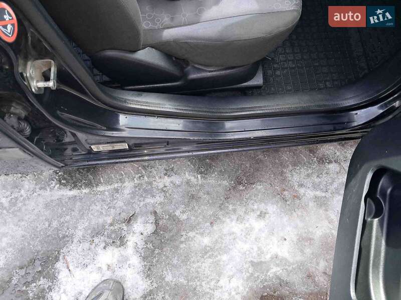 Хэтчбек Ford Fiesta 2006 в Киеве