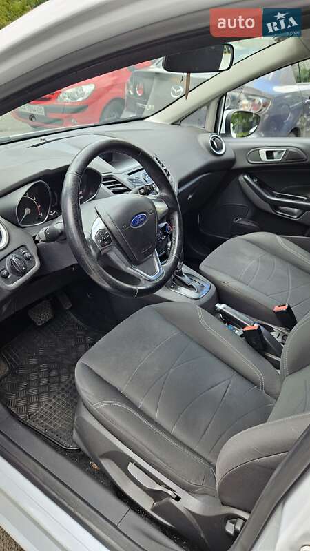 Хэтчбек Ford Fiesta 2017 в Киеве