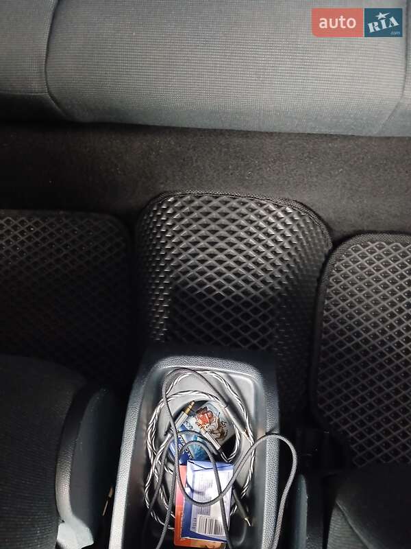 Хетчбек Ford Fiesta 2010 в Сумах фото 14 Хетчбек Ford Fiesta 2010 в Сумах