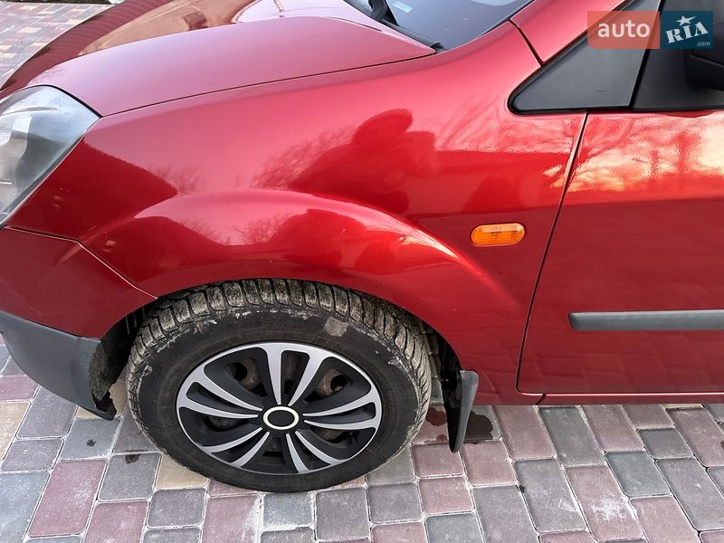 Хэтчбек Ford Fiesta 2006 в Черновцах