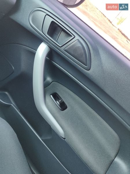 Хетчбек Ford Fiesta 2012 в Шептицькому