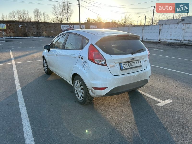 Хетчбек Ford Fiesta 2014 в Черкасах
