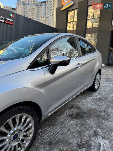 Седан Ford Fiesta 2014 в Києві