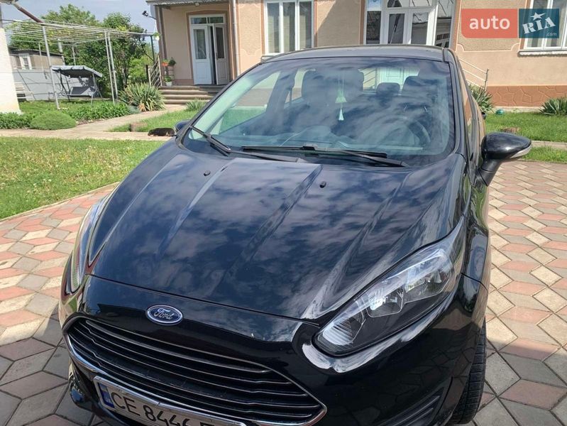 Хетчбек Ford Fiesta 2017 в Чернівцях