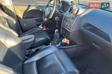 Хэтчбек Ford Fiesta 2008 в Киеве