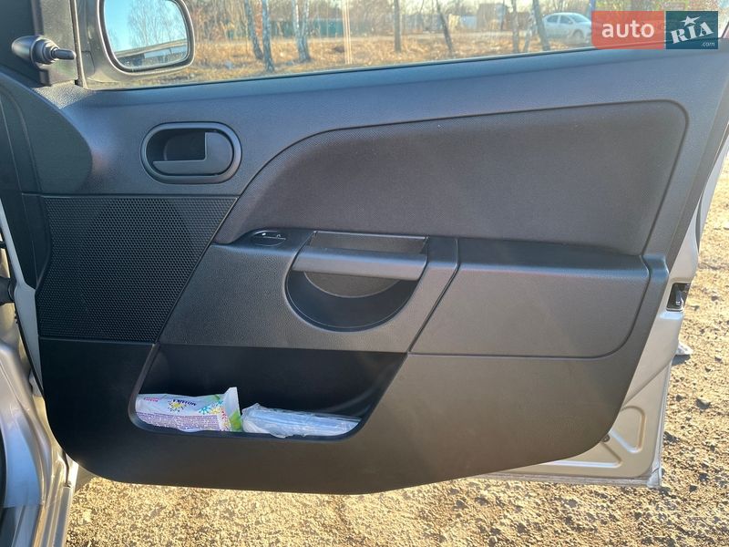 Хэтчбек Ford Fiesta 2008 в Киеве