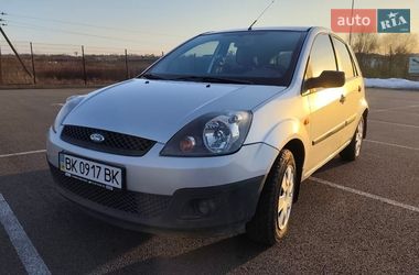 Хэтчбек Ford Fiesta 2006 в Ровно