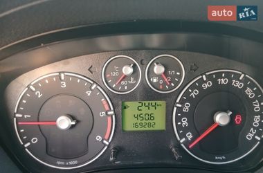 Хэтчбек Ford Fiesta 2006 в Ровно