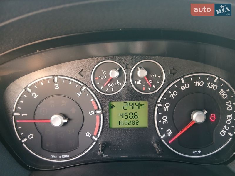 Хэтчбек Ford Fiesta 2006 в Ровно