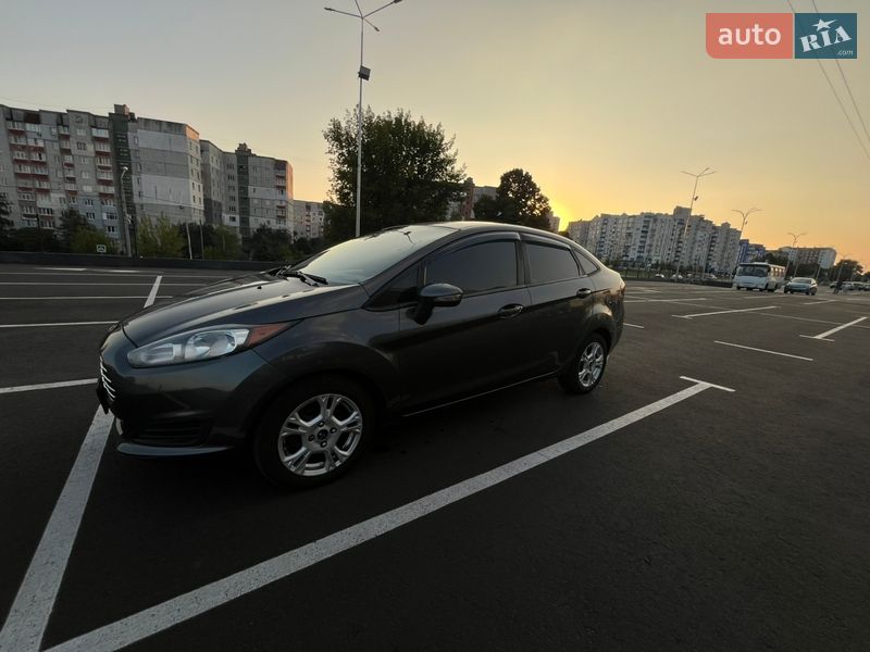 Седан Ford Fiesta 2015 в Чернигове