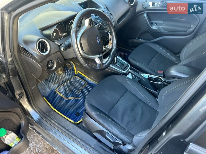 Седан Ford Fiesta 2015 в Чернигове