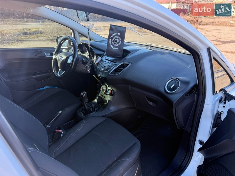 Хэтчбек Ford Fiesta 2017 в Смеле