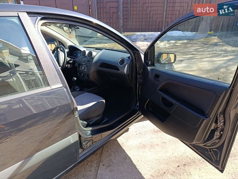Хетчбек Ford Fiesta 2008 в Києві