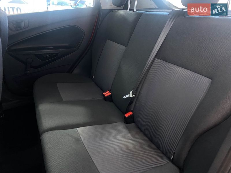 Хэтчбек Ford Fiesta 2011 в Львове
