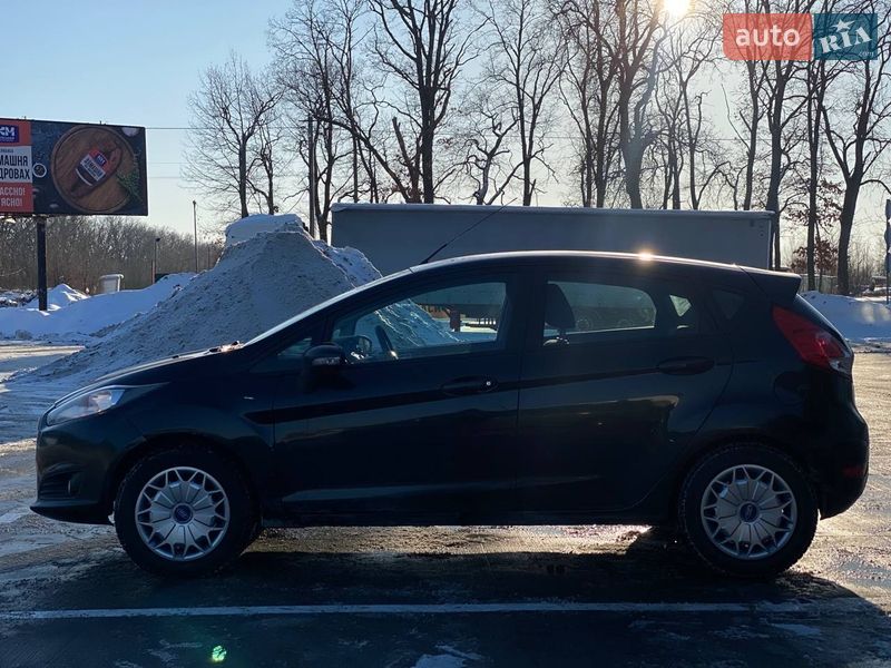 Хетчбек Ford Fiesta 2014 в Києві