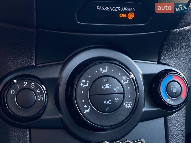 Хетчбек Ford Fiesta 2014 в Києві