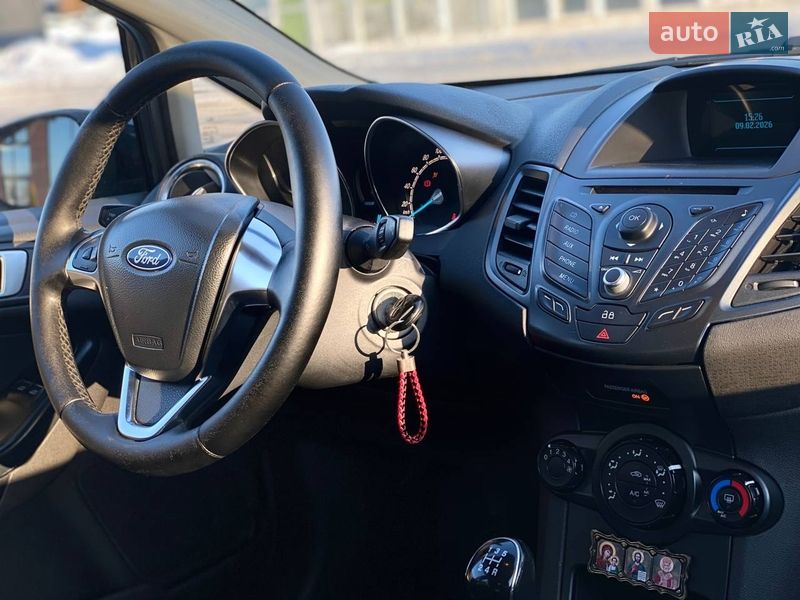 Хетчбек Ford Fiesta 2014 в Києві