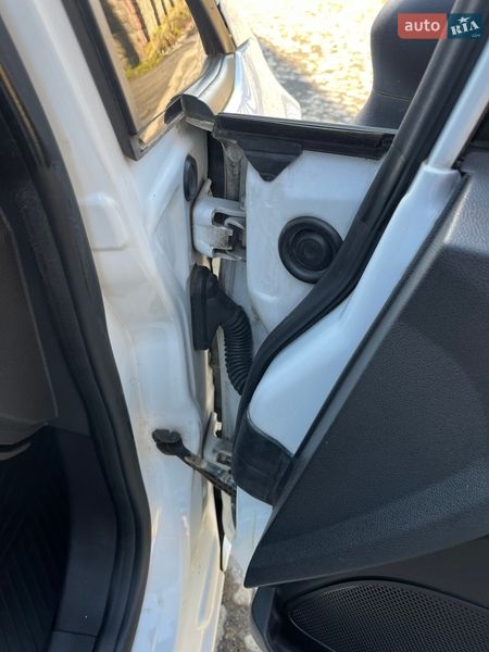 Хетчбек Ford Fiesta 2013 в Чинадієвому